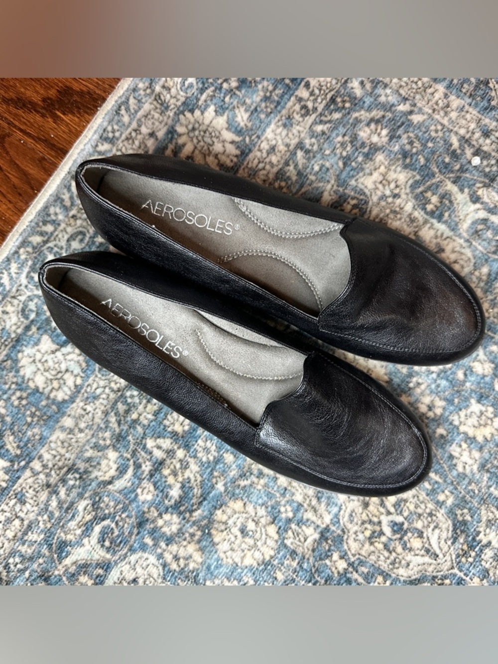 AEROSOLES Black Leather Slip-On Flats